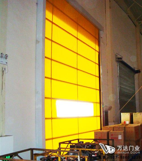 东成镇工厂堆积门